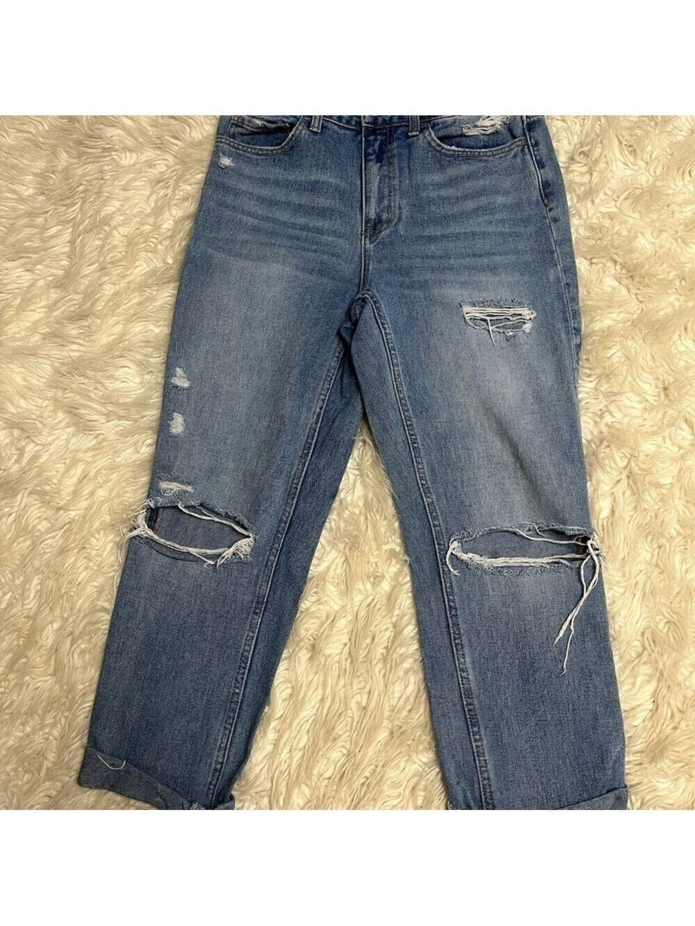 Velvet Women’s Blue Denim Capri Distressed Jeans. Size 27